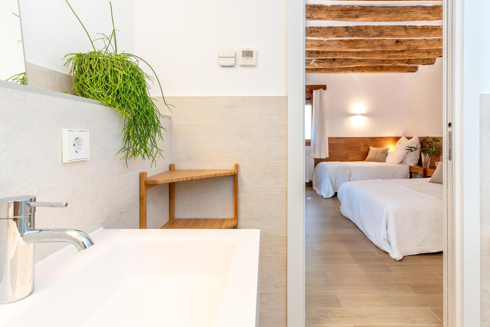 La Terraza - Grosszuegiges Appartment In Katalanischer Masia Sant Iscle De Vallalta 외부 사진